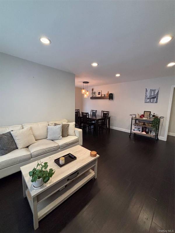 57-23 Marathon Pkwy #1st Fl, Little Neck, NY 11362