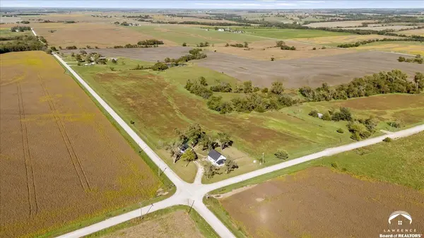 102 N 1st RD, Overbrook, KS 66524