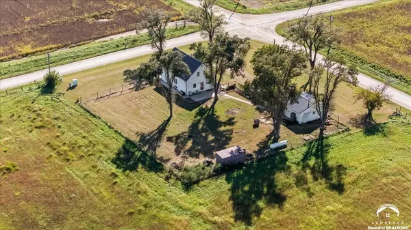 102 N 1st RD, Overbrook, KS 66524