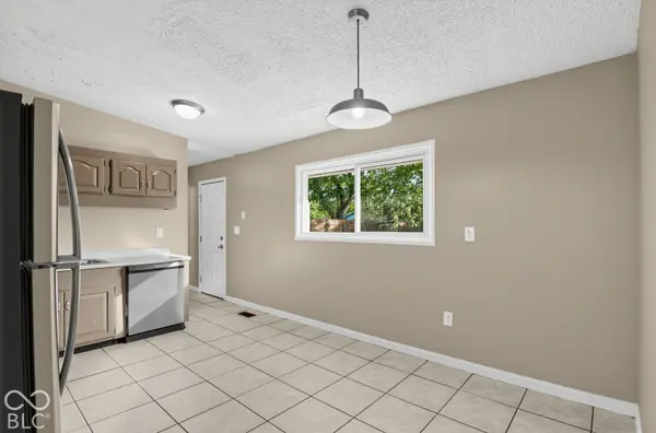 9207 Rochelle DR, Indianapolis, IN 46235
