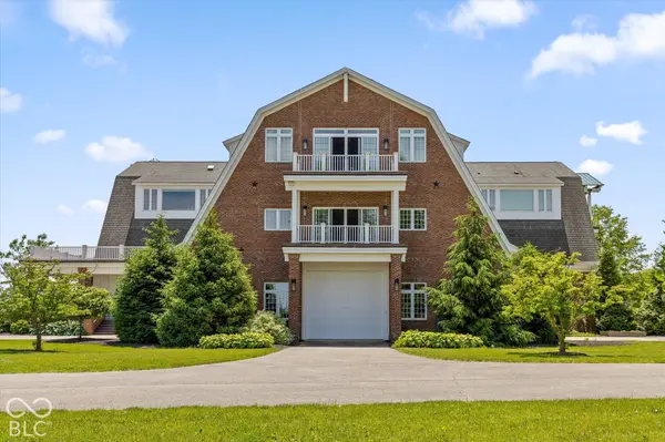 9825 Windy Hills DR, Zionsville, IN 46077