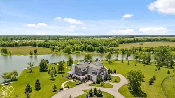 9825 Windy Hills DR, Zionsville, IN 46077