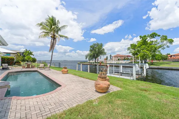 2211 PALM TREE DR, Punta Gorda, FL 33950