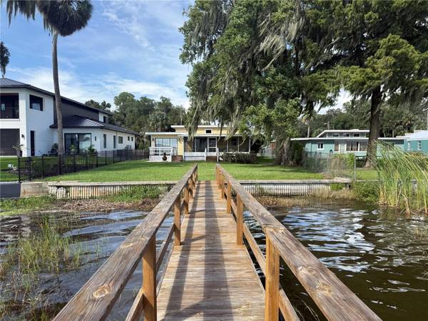 722 LAKE DORA DR, Tavares, FL 32778