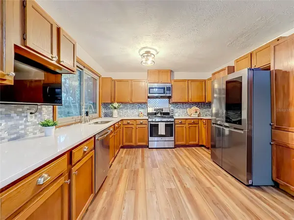 825 MELLOWOOD AVE, Orlando, FL 32825
