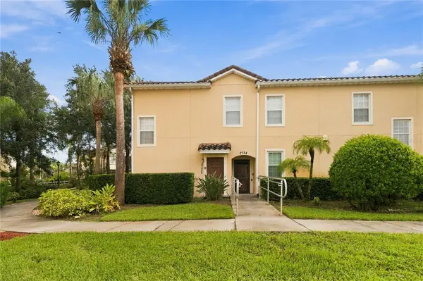 2736 OAKWATER DR, Kissimmee, FL 34747