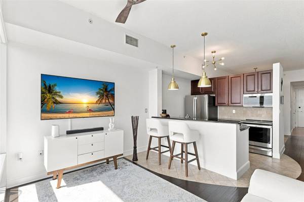 101 S EOLA DR #905, Orlando, FL 32801
