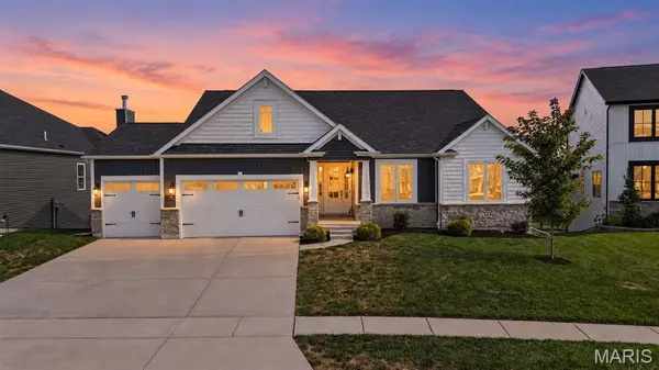 130 Far Meadow DR, Lake St Louis, MO 63367