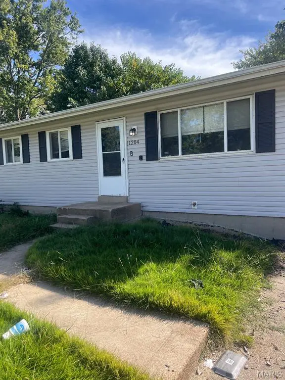 1204 Prigge AVE, St Louis, MO 63138