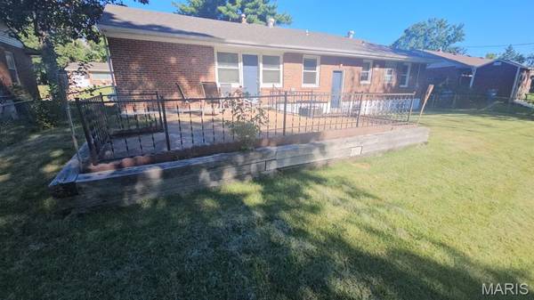 67 S Floridale DR, St Louis, MO 63135