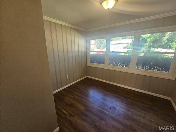 67 S Floridale DR, St Louis, MO 63135