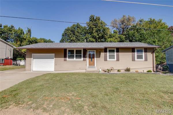 600 Mercury DR, Godfrey, IL 62035