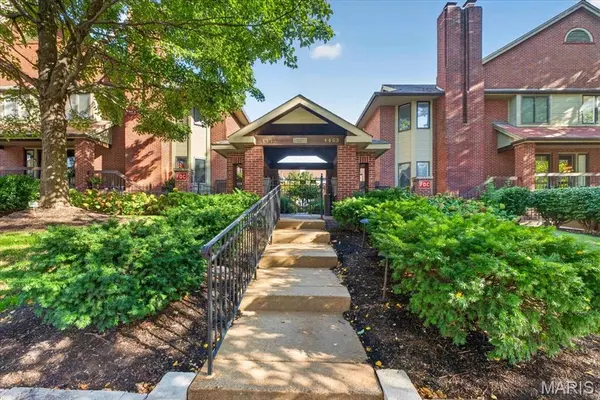 4453 West Pine BLVD #1, St Louis, MO 63108