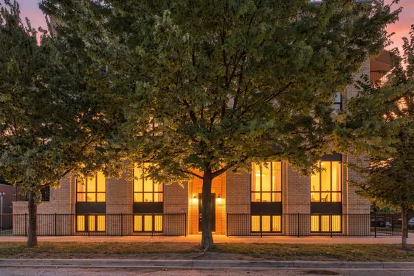 1205 N Spaulding AVE #3S, Chicago, IL 60651
