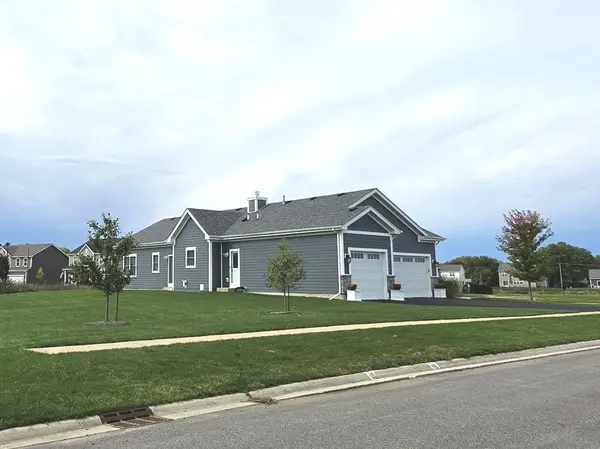 560 N Oak ST, Hinckley, IL 60520