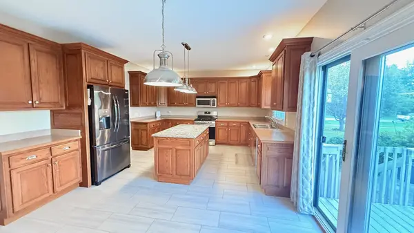 102 E Sapphire LN, Long Grove, IA 52756