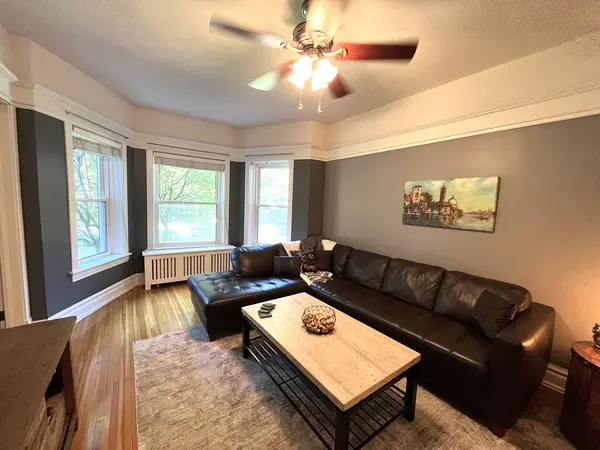 322 S Ridgeland AVE #1, Oak Park, IL 60302