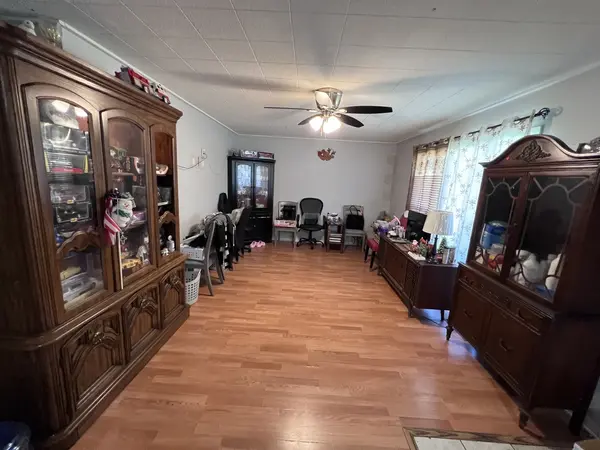 2335 Arrow ST, Carpentersville, IL 60110