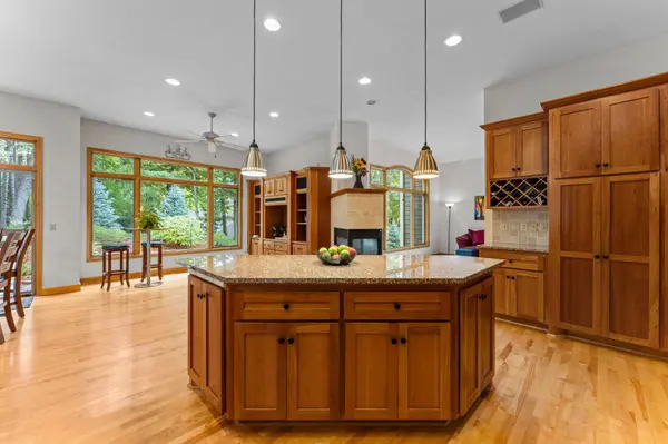 18004 Jacquard PATH, Lakeville, MN 55044