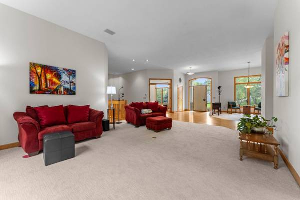 18004 Jacquard PATH, Lakeville, MN 55044