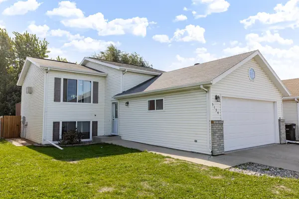 5134 7th LN S, Fargo, ND 58103
