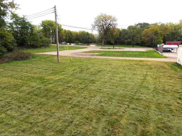 1943 Rice ST, Roseville, MN 55113