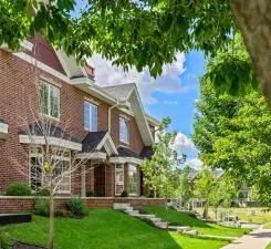 10823 Falling Water LN #B, Woodbury, MN 55129