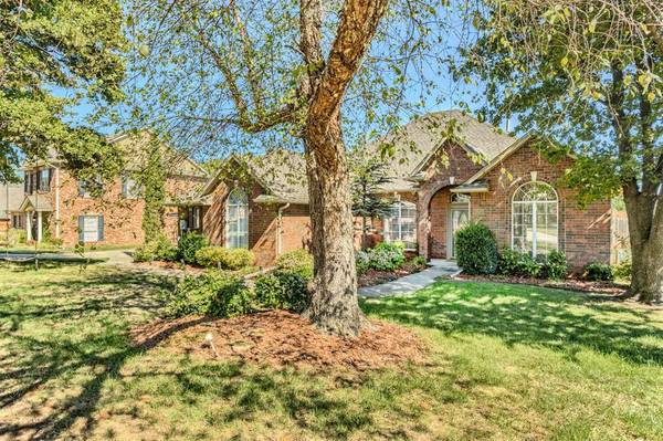 3608 Equestrian CT, Edmond, OK 73034