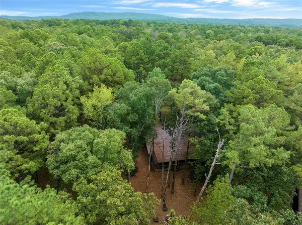 218 Cedar Creek CIR, Broken Bow, OK 74728