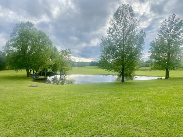 2273 Holcomb Rd, Mcminnville, TN 37110