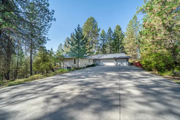 11907 E Midway Rd, Mead, WA 99021
