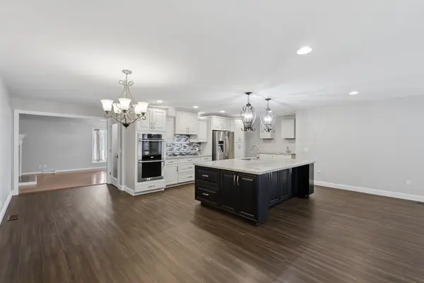 2015 Terrace Dr, Newton, KS 67114