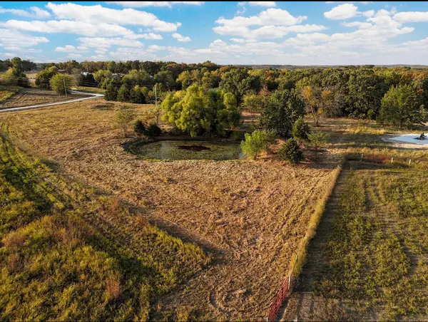 000 Canyon DR #Lot 14, Wheatland, MO 65779