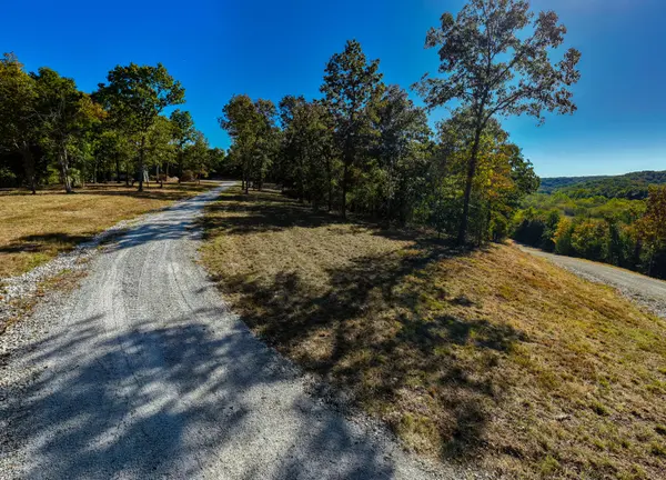 000 County Road U-112, Ava, MO 65608