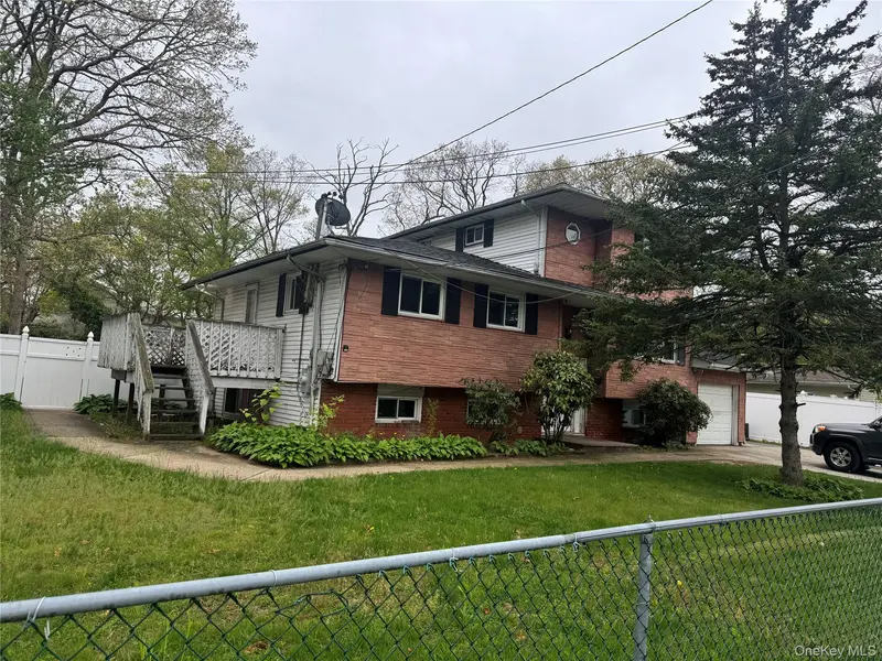 26 jefferson AVE, Amityville, NY 11701
