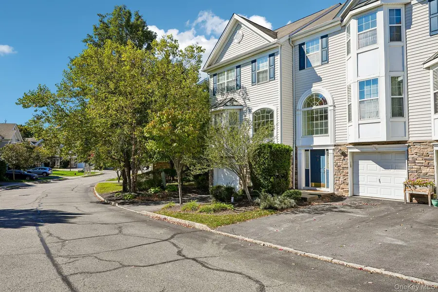 109 Barr LN, Monroe, NY 10950