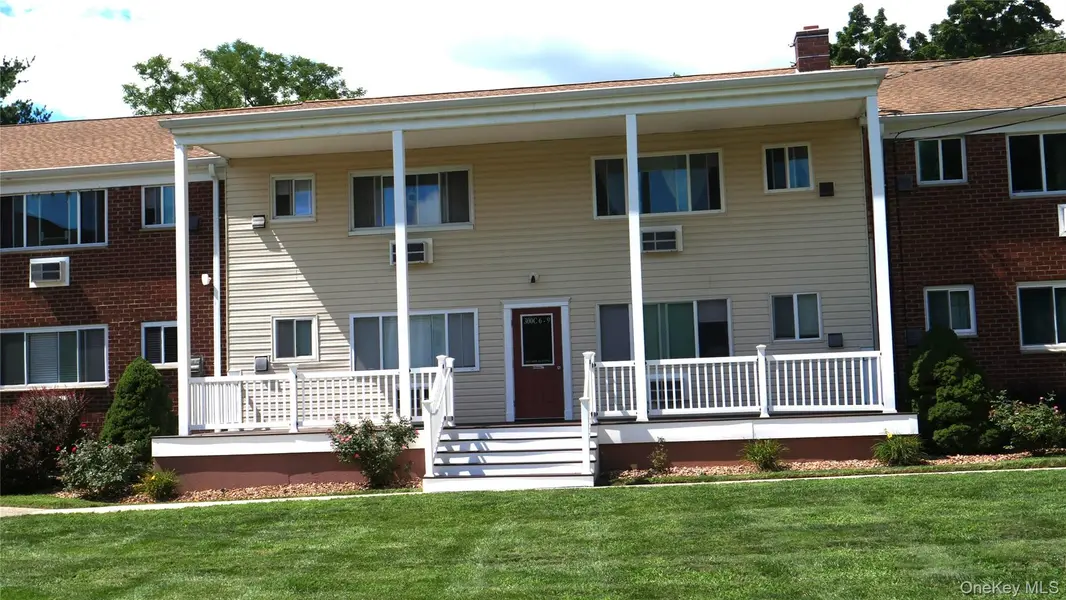 300 Ketchamtown RD #C8, Wappingers Falls, NY 12590