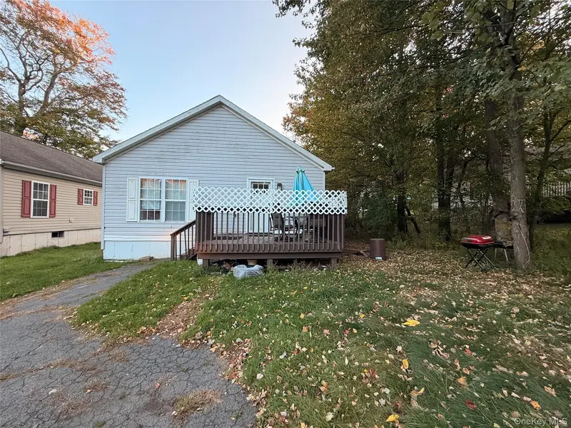 100 Timber Hill LN, South Fallsburg, NY 12779