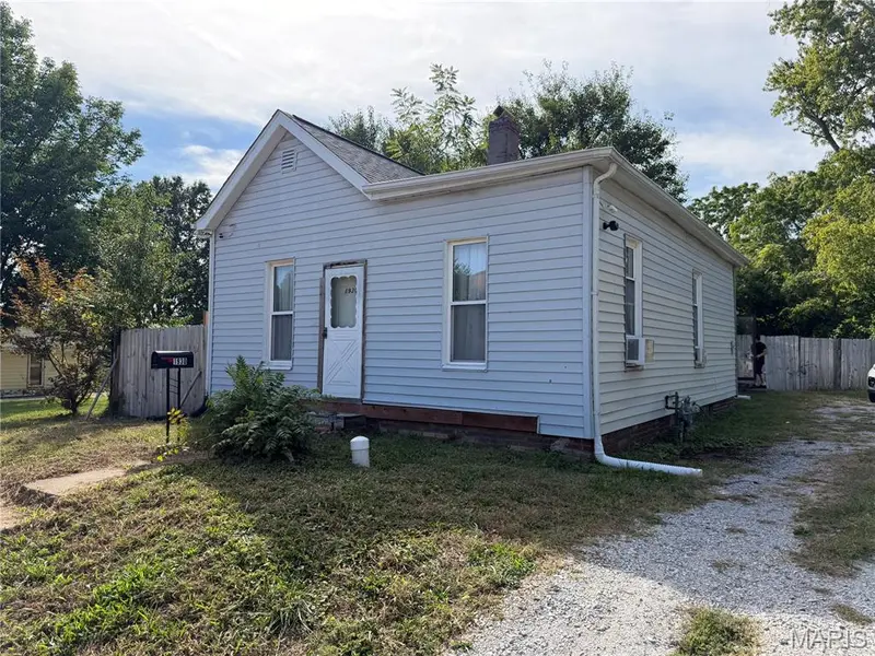 1930 Marilla ST, Alton, IL 62002