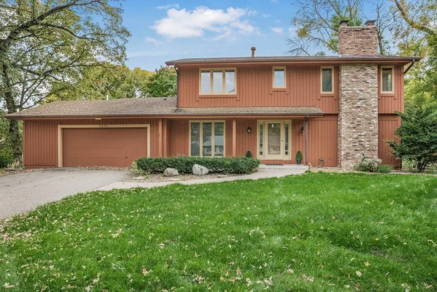 7420 Hyde Park CIR, Edina, MN 55439