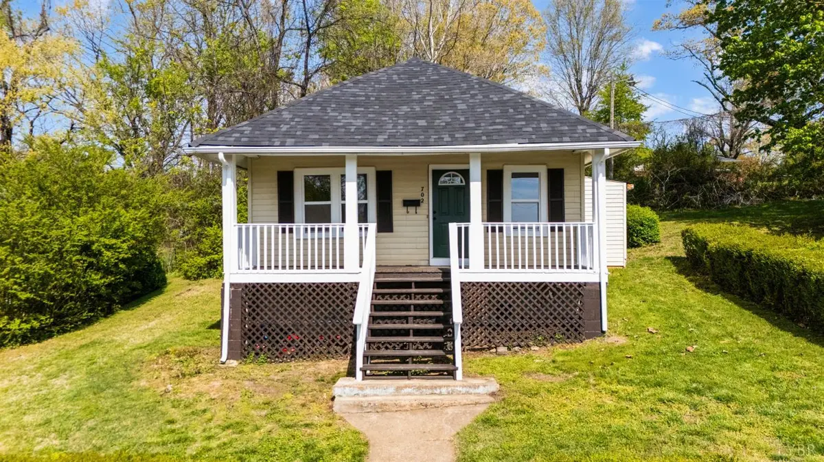 702 13th ST, Altavista, VA 24517