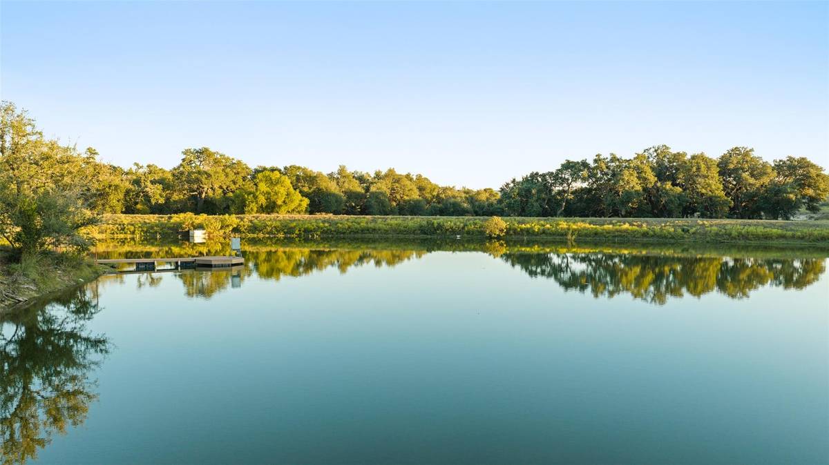 4318 Maenius RD, Blanco, TX 78606