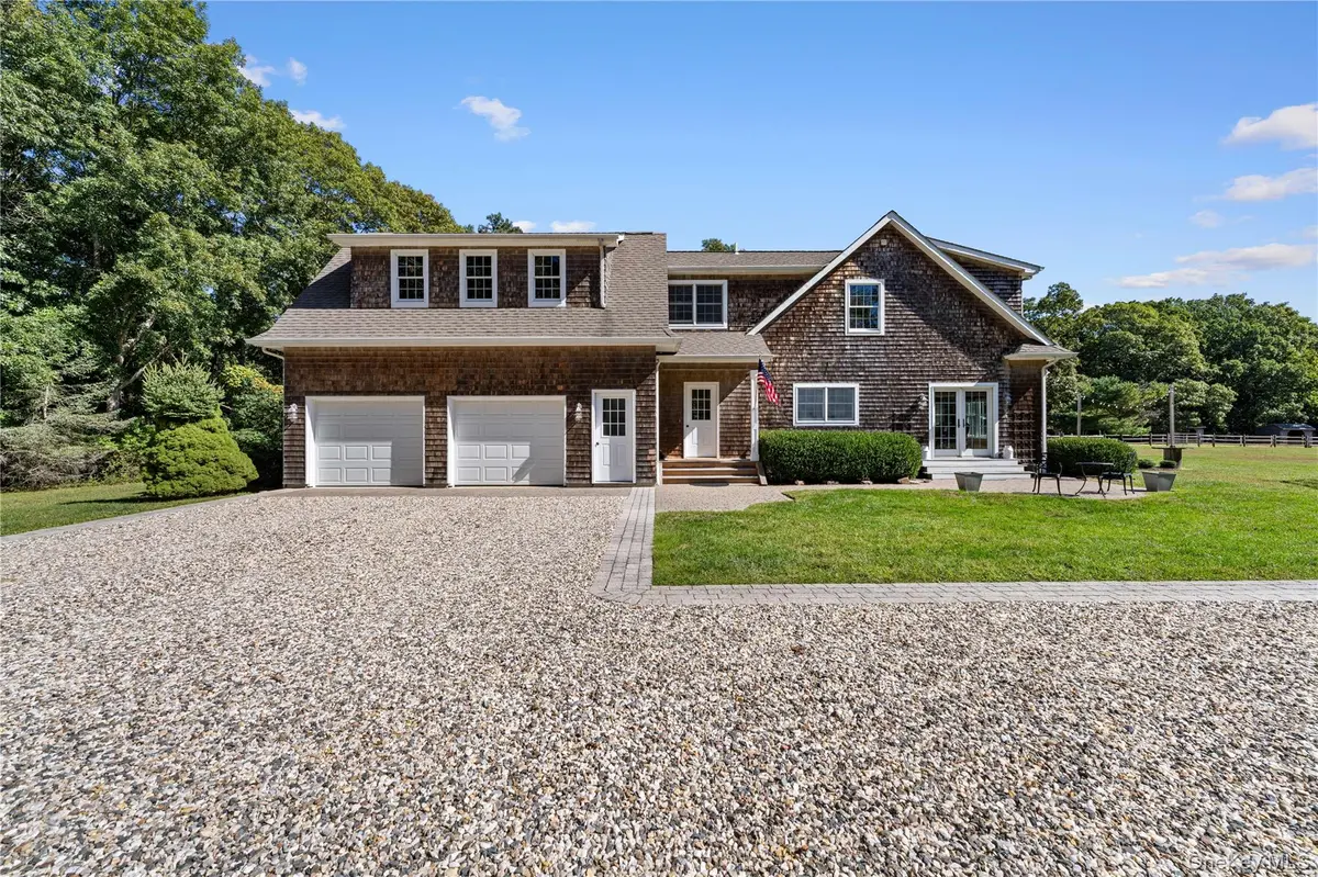 66 Woodlawn AVE, East Moriches, NY 11940