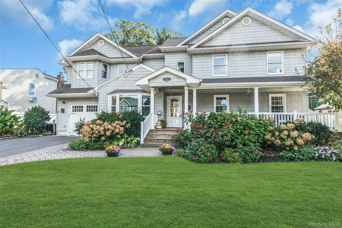 2084 Sherman AVE, Merrick, NY 11566