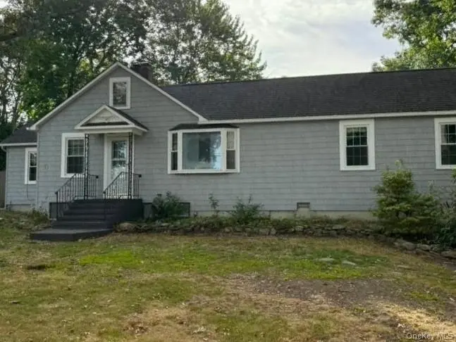 18 Baldwin RD, Sound Beach, NY 11789