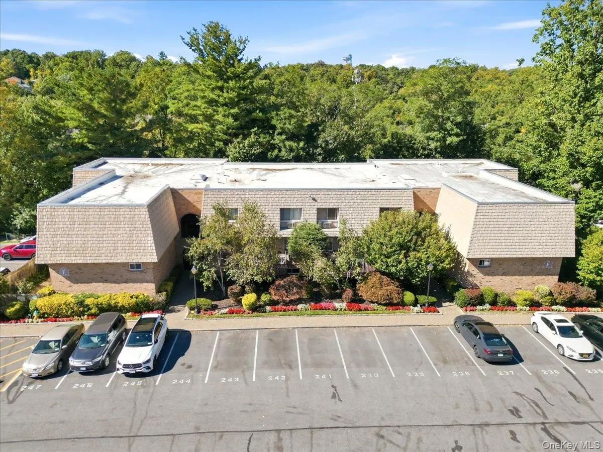 330 Central Park AVE #F12, Scarsdale, NY 10583