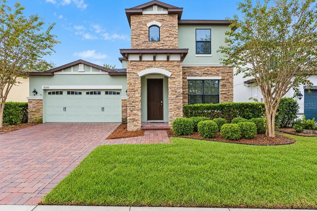 9280 CHANDLER DR, Groveland, FL 34736