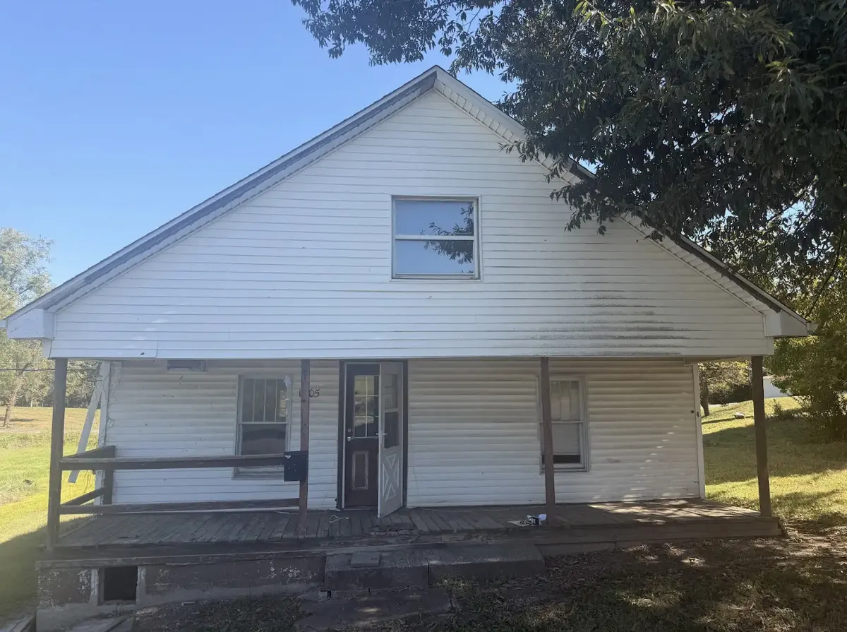 1405 Newton AVE, Johnston City, IL 62951