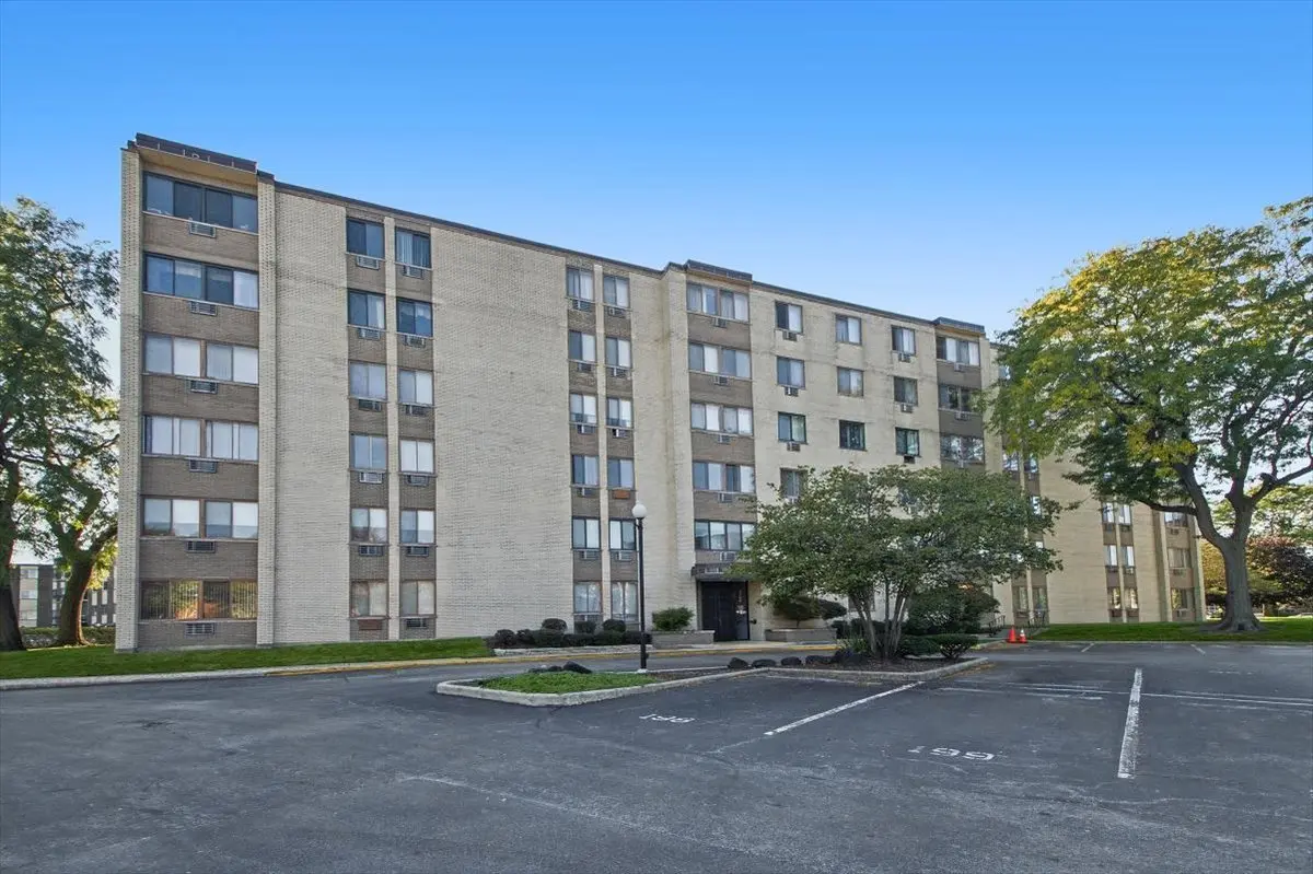 9740 S Pulaski RD #110, Oak Lawn, IL 60453