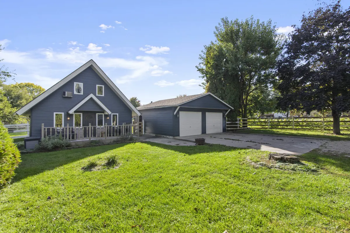 4686 E 2351st RD, Lake Holiday, IL 60552